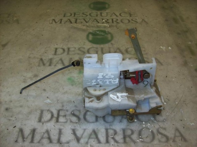  Zamek drzwi tylnych lewych Toyota Avensis 1