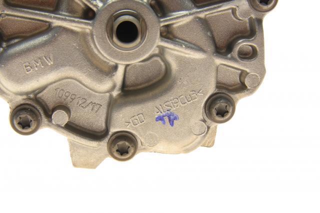 Do koszyka Pompa oleju BMW 7  G11, G12