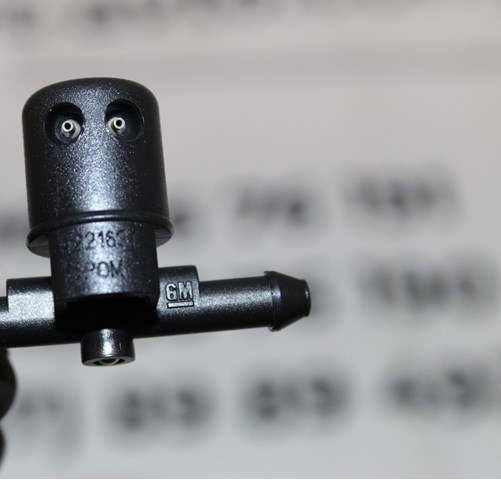 Dysza spryskiwacza szyby przedniej prawa General Motors 13118144 cena, od 3,24 USD