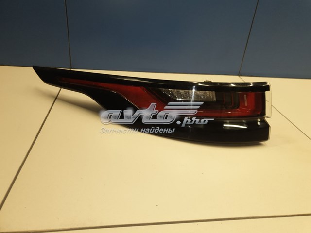 Lampa zespolona tylna lewa zewnętrzna Land Rover LR111108