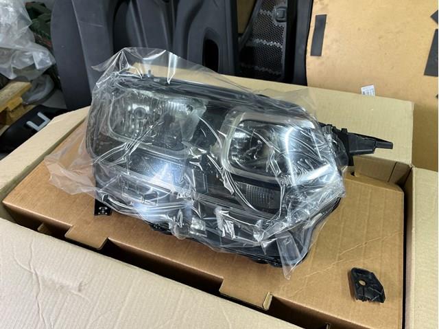 Reflektor prawy Peugeot/Citroen 9816824780