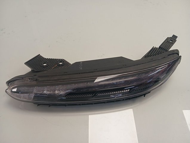 Reflektor do jazdy dziennej lewy Hyundai/Kia 92207J9500