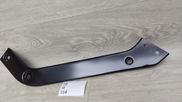Do koszyka PVG30039AR Signeda Wspornik chłodnicy górny prawy