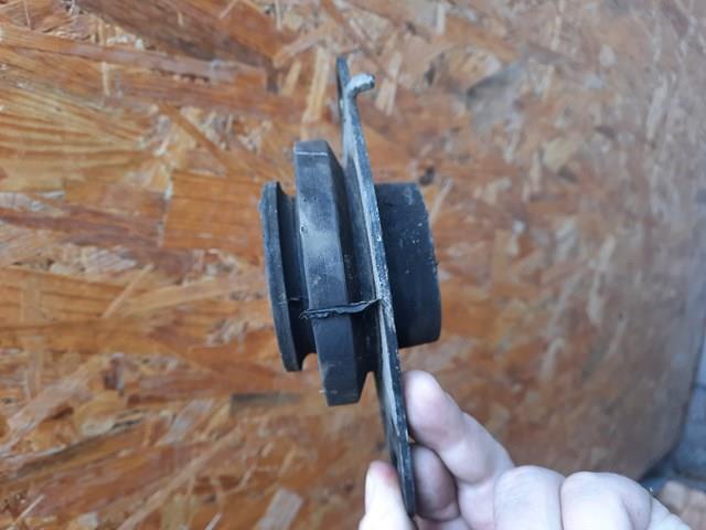 Poduszka (podpora) silnika lewa 8200000016 Renault (RVI)