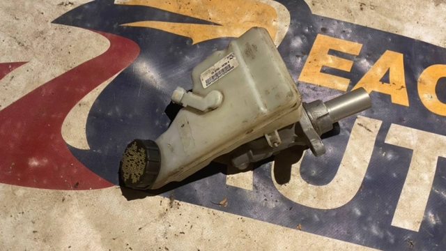  Główny cylinder hamulców Ford Escape 2