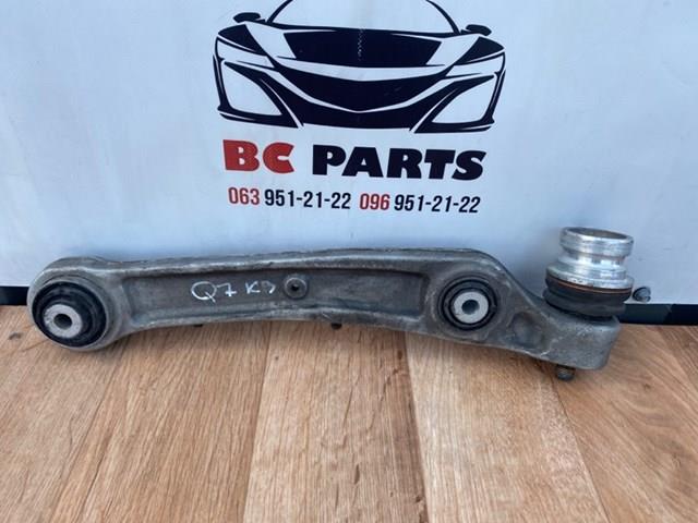 Wahacz zawieszenia przedniego dolny prawy VAG 4M0407156C