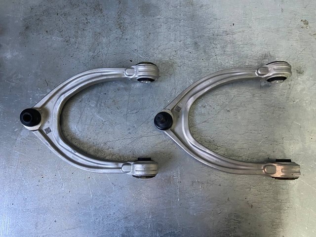 Wahacz zawieszenia przedniego prawy górny 50539880 Fiat/Alfa/Lancia