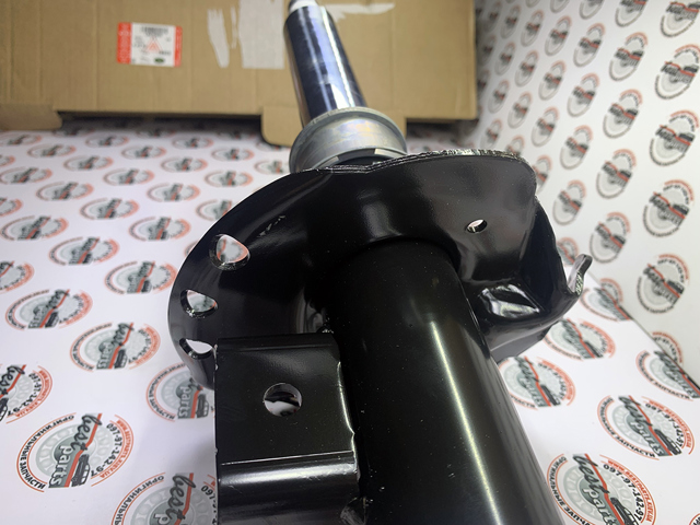 Amortyzator przedni lewy Land Rover LR056266 cena, od 388,84 USD