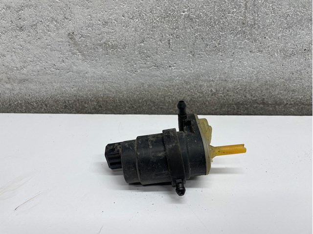 Pompka spryskiwacza szyby przedniej General Motors 13248320