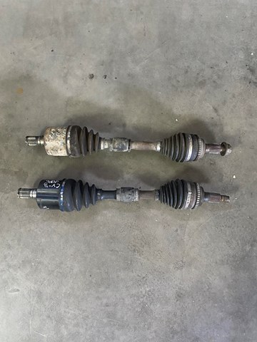 GP322560XB Mazda Półoś napędowa przednia lewa
