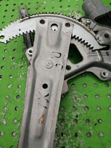 Mechanizm podnoszenia szyby drzwi przednich prawych Mitsubishi Outlander II XL SUV (CWW) (2005 - 2012) cena, od 115,82 USD