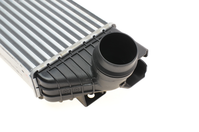 Chłodnica intercoolera 818561 VALEO