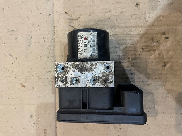 Sterownik ABS  hydrauliczny do Mitsubishi Outlander II XL CWW