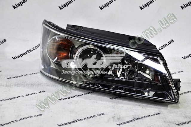 921023K020 Hyundai/Kia Reflektor prawy