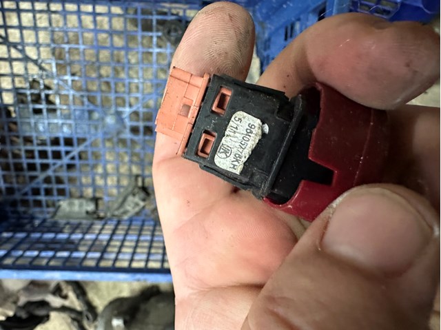 Przycisk włączania światła awaryjnego Citroen C3 I