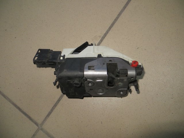 Zamek drzwi tylnych prawych do Peugeot Partner Tepee 