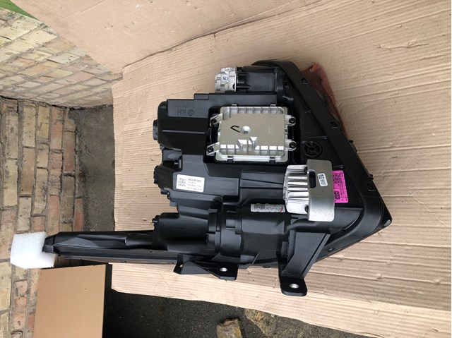 Do koszyka 92102R2000 Hyundai/Kia Reflektor prawy