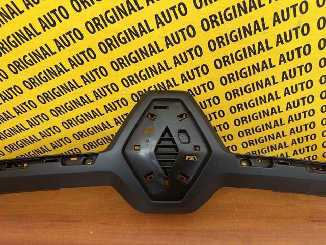Do koszyka 623823514R Renault (RVI) Listwa ochronna atrapy chłodnicy