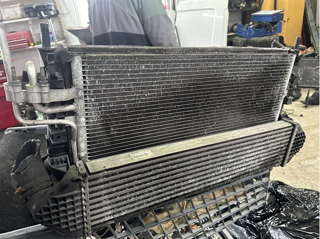 Chłodnica intercoolera 8V619L440AC Ford