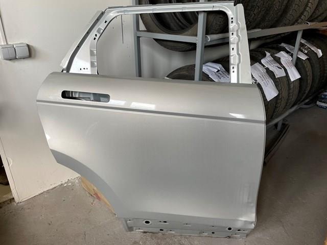 Do koszyka Drzwi tylne prawe Land Rover Range Rover EVOQUE L551