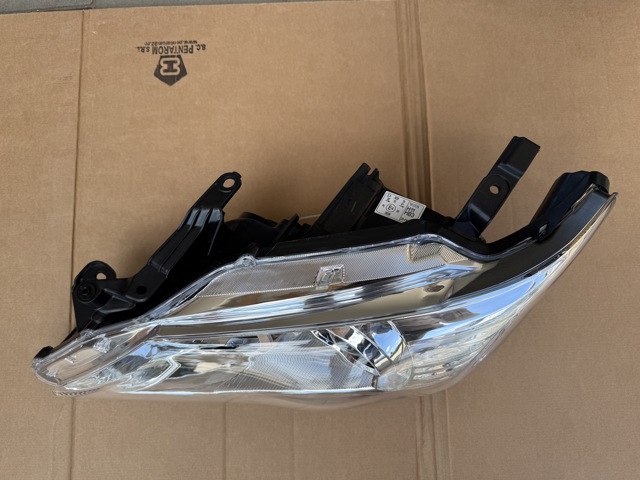 Reflektor lewy Polcar 81E2090E cena, od 144,93 USD