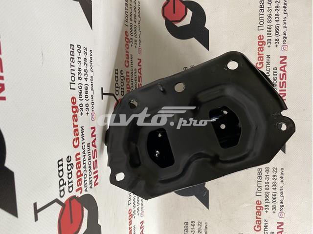Wspornik wzmocnienia zderzaka przedniego Nissan/Infiniti 622115AA0A