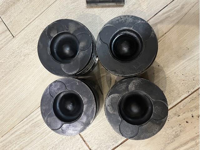 Tłok, komplet do jednego cylindru, STD 1231983 Ford