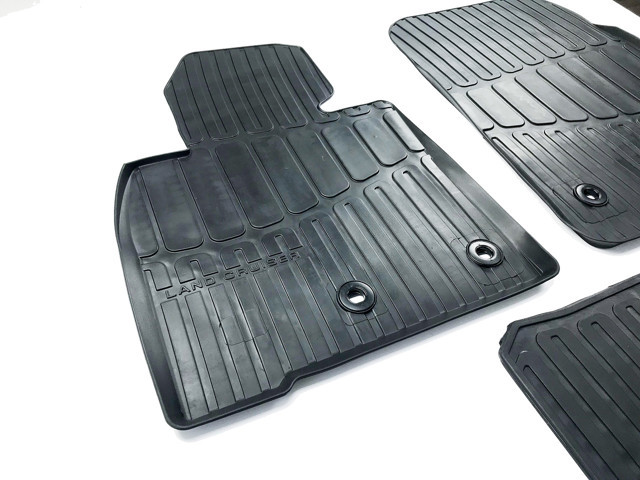 Dywaniki przód+tył, komplet do Toyota Land Cruiser  J200