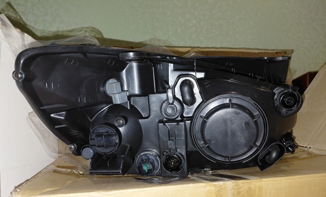 Reflektor lewy FPS FP4001R1P cena, od 66,40 USD
