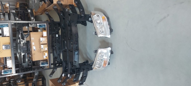 Reflektor lewy A9109060000 Mercedes