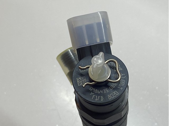 Wtryskiwacz paliwa Peugeot/Citroen 0445110135