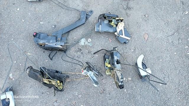  Zamek drzwi przednich prawych Hyundai Terracan 