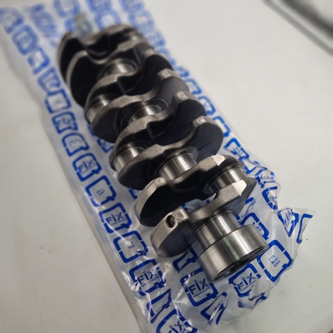  Wał korbowy silnika Mitsubishi Lancer 9