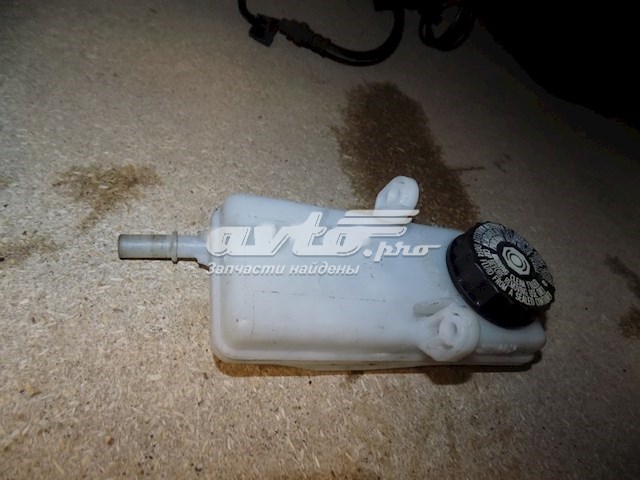 Do koszyka Zbiorniczek głównego cylindra hamulcowego (płynu hamulcowego) Peugeot 308 I 4A, 4C