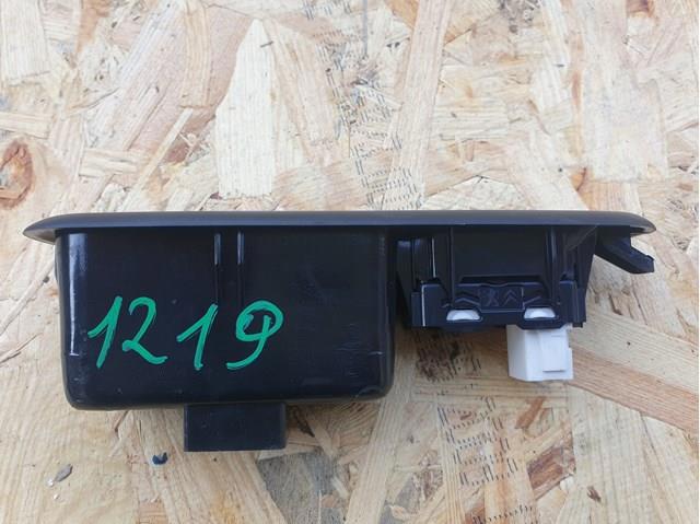 Do koszyka 96762292ZD Peugeot/Citroen Panel przyciskowy sterowania podnośnikiem szyby tylny prawy