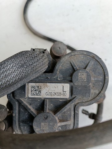LR061381 Land Rover Zacisk hamulcowy tylny lewy