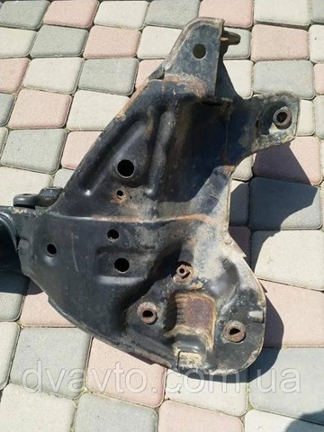  Korpus osi przedniej Mitsubishi Carisma 