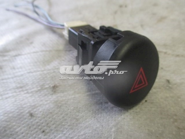  Przycisk włączania światła awaryjnego Nissan JUKE 