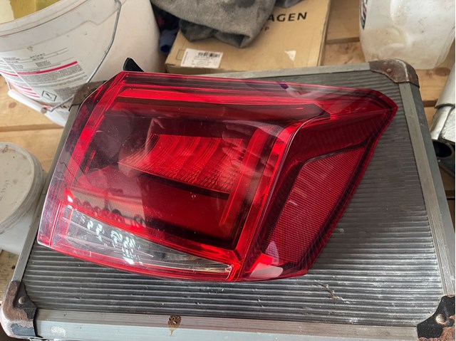 Lampa zespolona tylna prawa zewnętrzna Seat ARONA (KJ7)