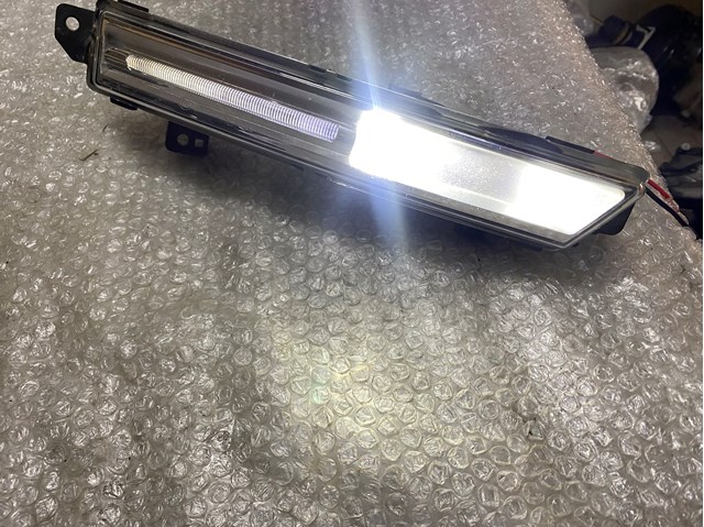 T4A28764 Jaguar Lampa przeciwmgielna lewa
