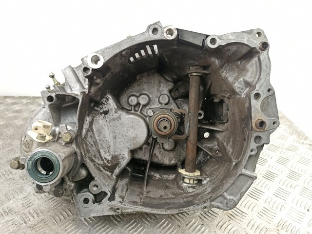 Mechaniczna skrzynia biegów w komplecie Peugeot 205 I hatchback (741A, C) (1983 - 1987) cena, od 214,11 USD