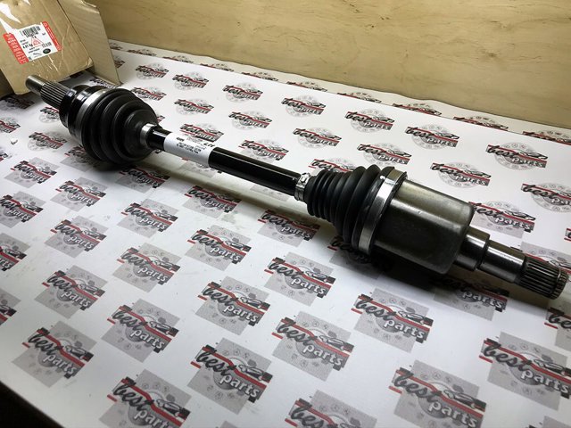 Półoś napędowa przednia lewa LR092740 Land Rover