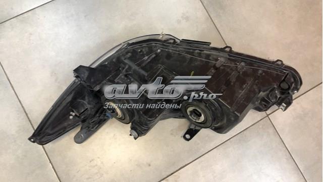 8111006C70 Toyota Reflektor prawy