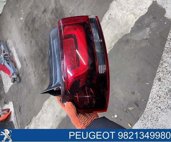 Lampa zespolona tylna lewa zewnętrzna 9821349980 Peugeot/Citroen