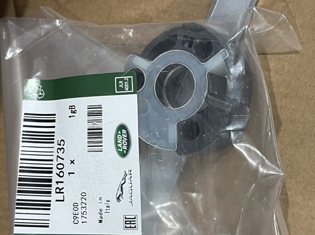  Land Rover LR160735