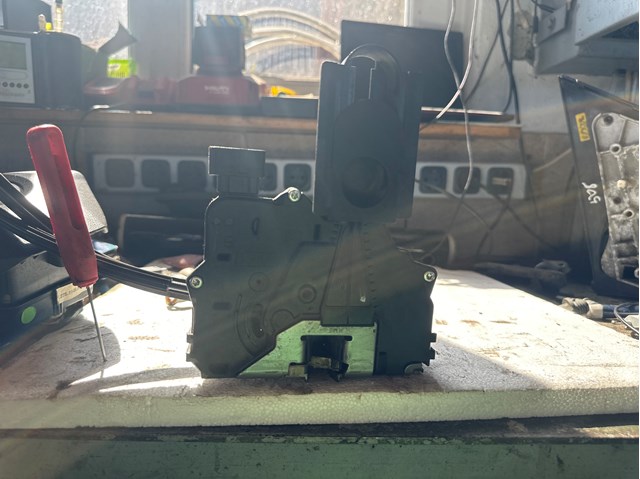 1356367080 Fiat/Alfa/Lancia Zamek drzwi tylnych lewych skrzydłowych