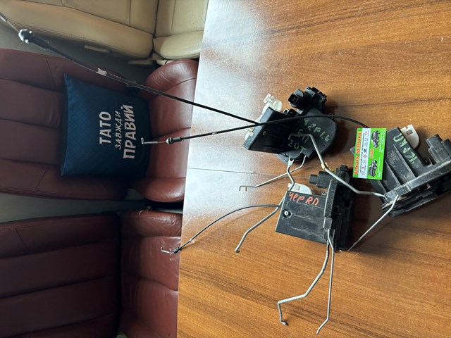 Zamek drzwi przednich prawych KIA Cerato I