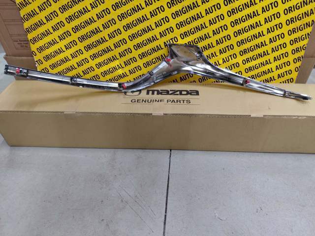 Listwa ochronna atrapy chłodnicy prawa Mazda GSH7507J0D cena, od 63,28 USD