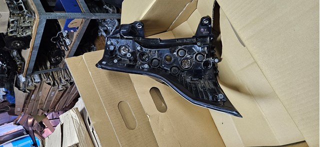 Lampa zespolona tylna prawa Toyota 81551WQ010 cena, od 258,10 USD
