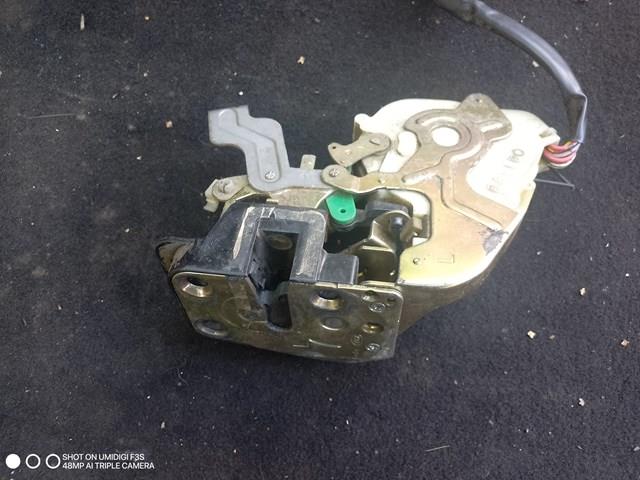 Do koszyka Zamek drzwi przednich lewych KIA Sorento I JC